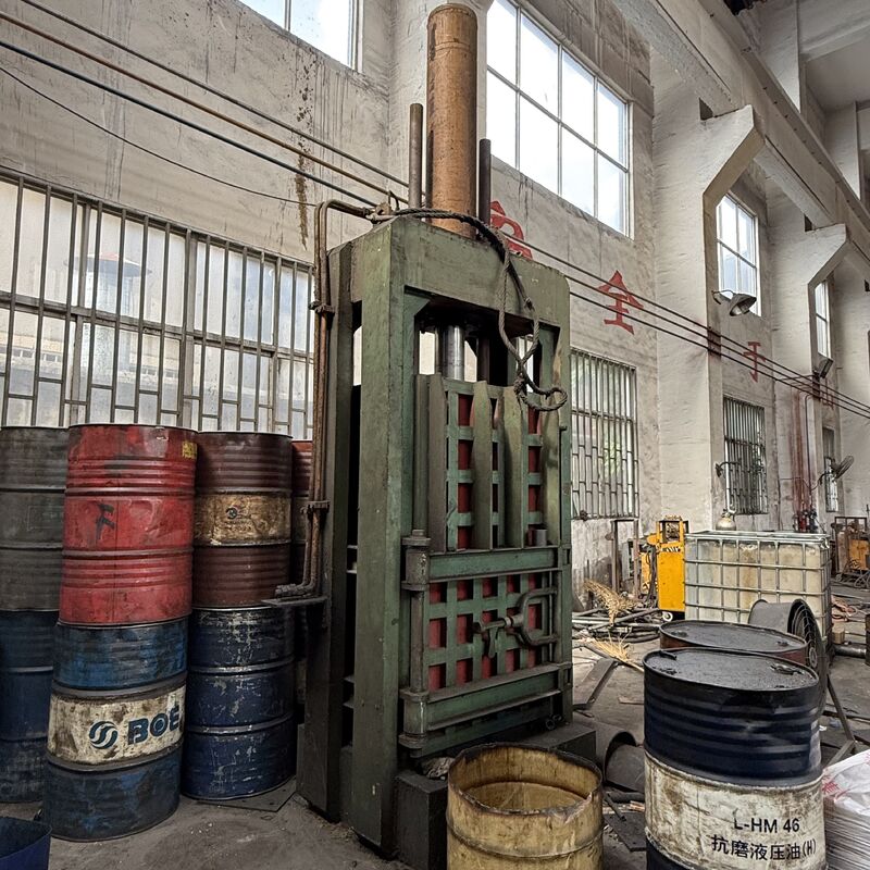 High-Density 100Ton Vertical Cardboard Baler 350–500kg Bale Weight With Low Energy Consumption