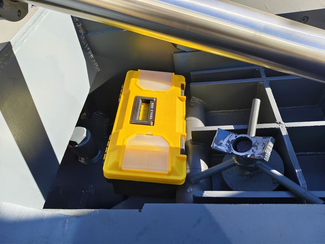 Forward-Out Metal Baler With Continuous Operation 1350 KN Force And High Density Output For Scrap Recycling