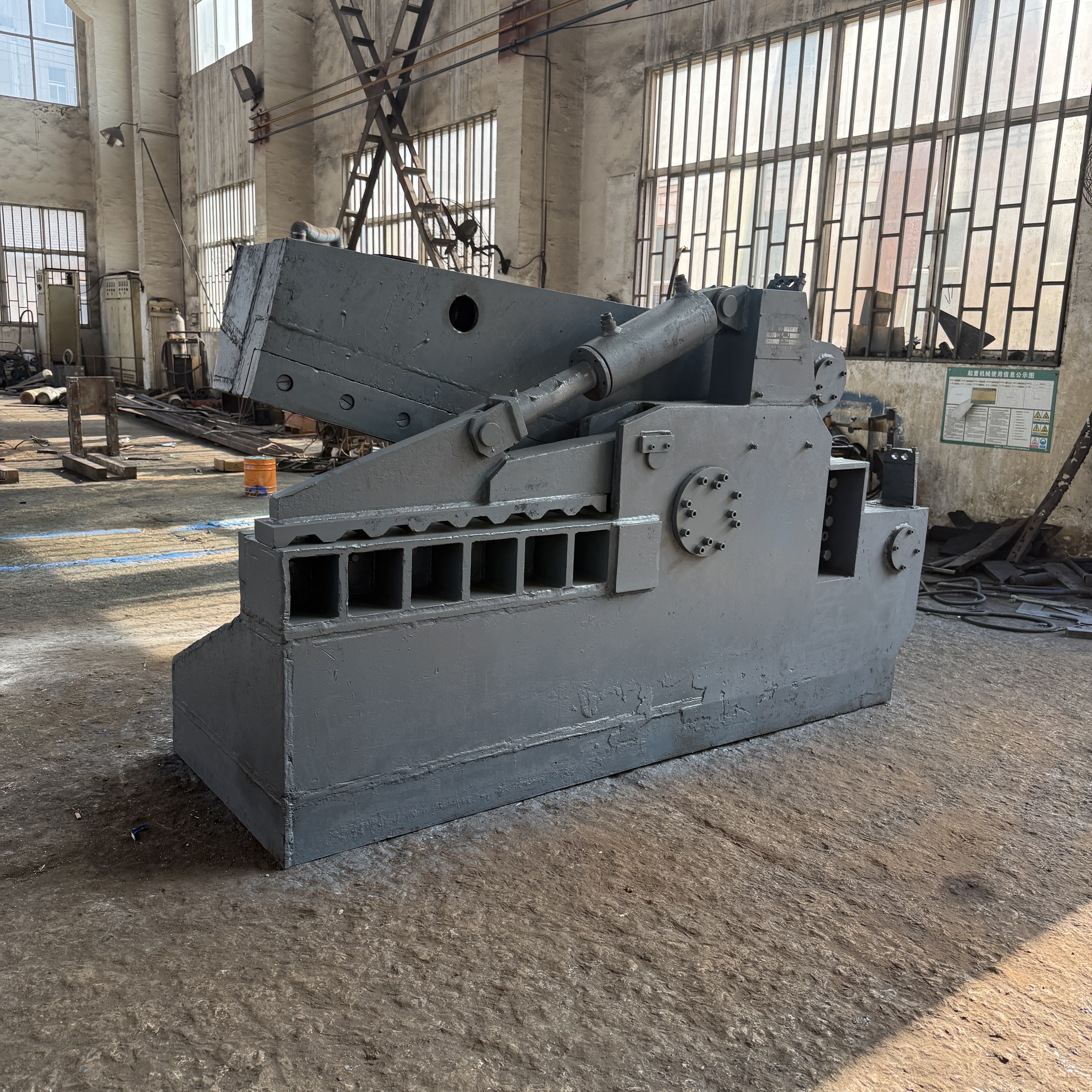 Manual Feeding Scrap Metal Cutting Machine 1600kN For Rebar And Aluminum Profiles