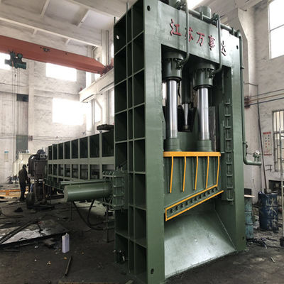 Hiệu quả sản xuất cao Gantry Shear 8000kN Với lưỡi dao 2000mm Cho chế biến kim loại phế liệu nặng